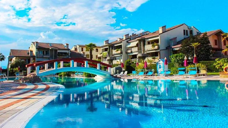 Apartment With Garden And Grill - Green Residence Sirmione 代森扎诺-德尔加达 外观 照片