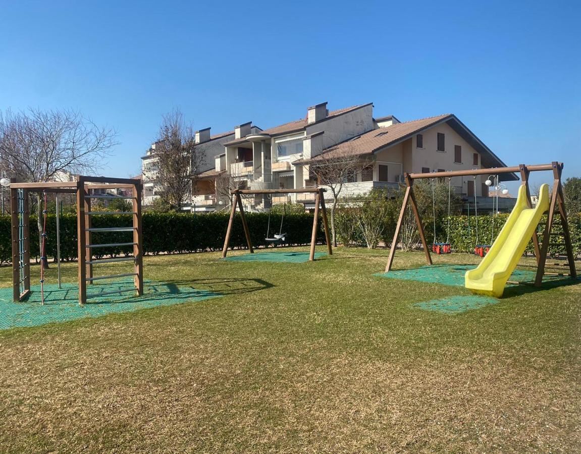 Apartment With Garden And Grill - Green Residence Sirmione 代森扎诺-德尔加达 外观 照片