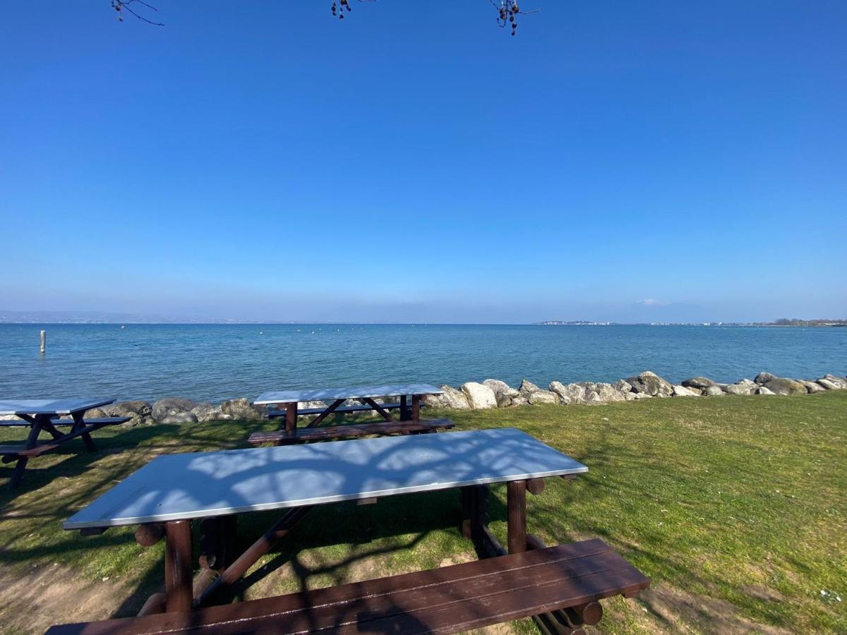 Apartment With Garden And Grill - Green Residence Sirmione 代森扎诺-德尔加达 外观 照片